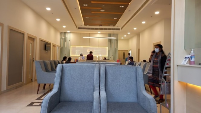 Apollo Fertility Centre, Anna Nagar — Building and Access