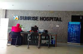 Sunrise Hospital Kochi — Building and Access