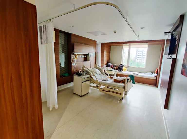 Fortis Hospital, Mulund, Mumbai — Building and Access