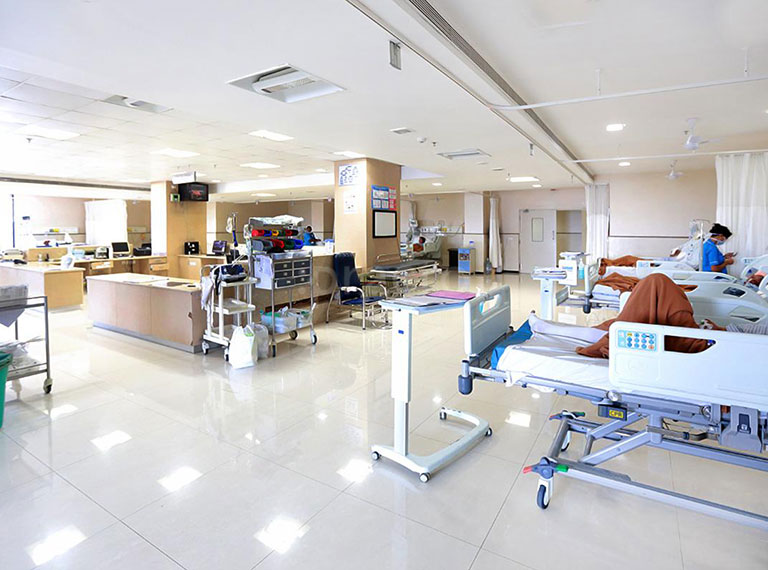 KIMS Hospital Secunderabad — Building and Access