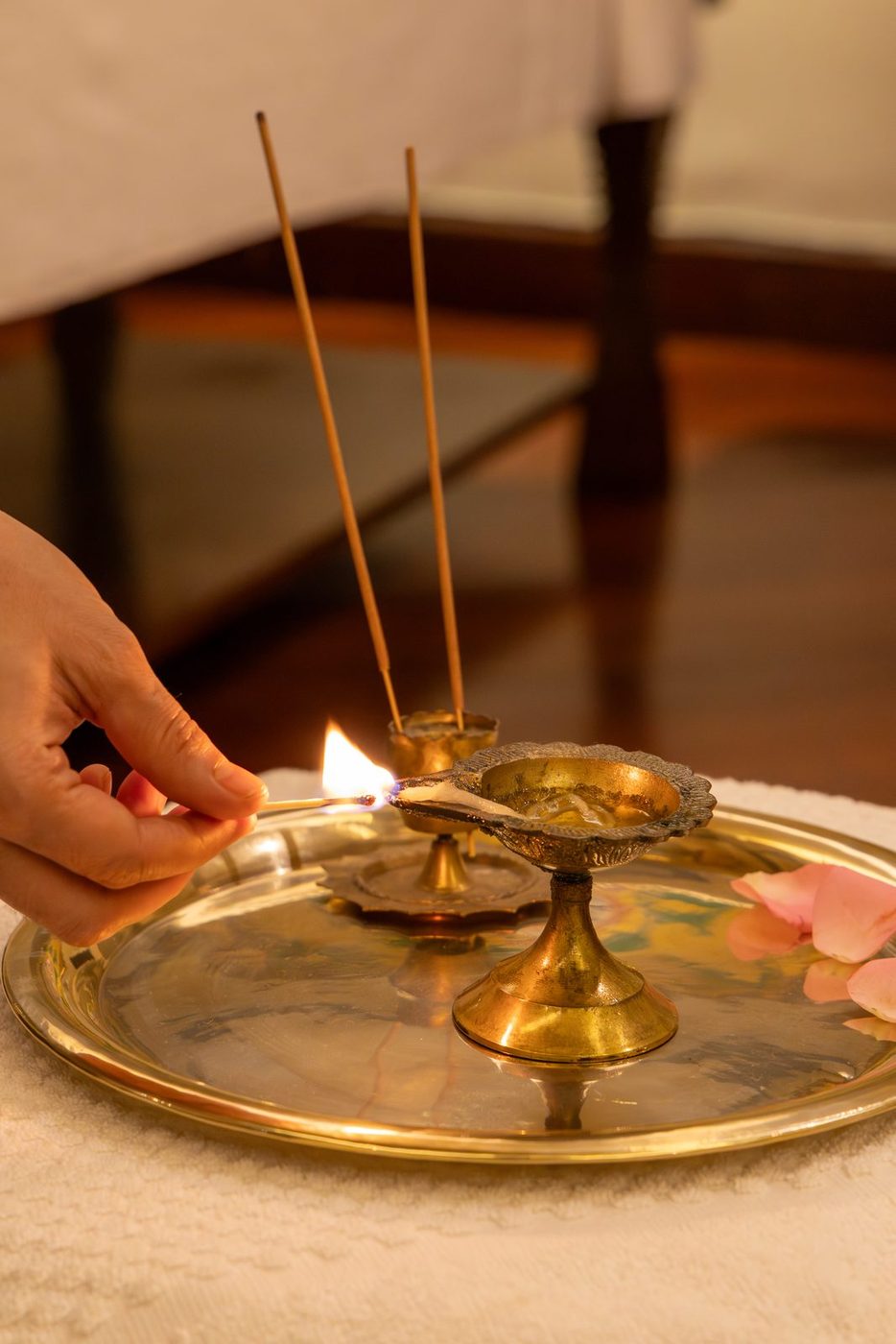 Traditional Lamp And Welcome Ritual Before Treatment At Amatrra